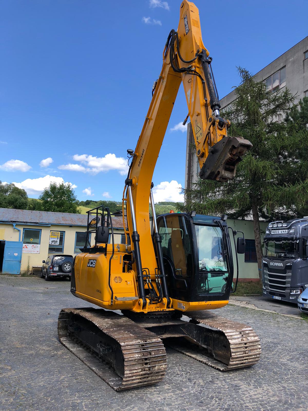 JCB JS130LC T4iIIIB