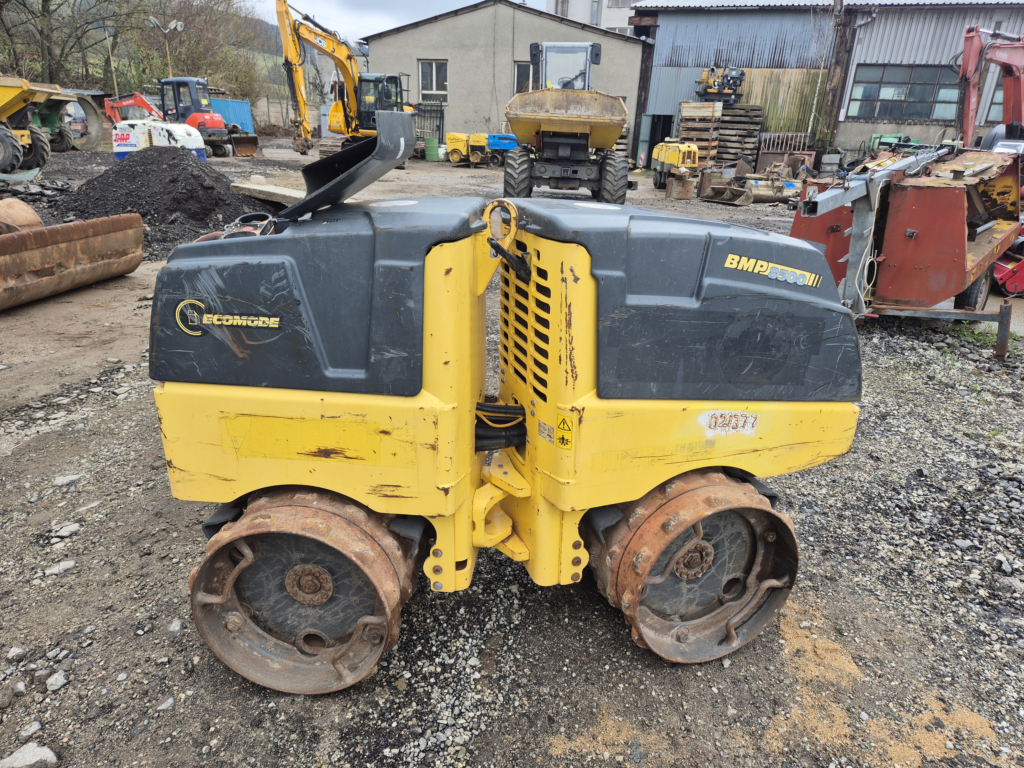 BOMAG BMP8500 VIBRAČNÍ VÁLEC 