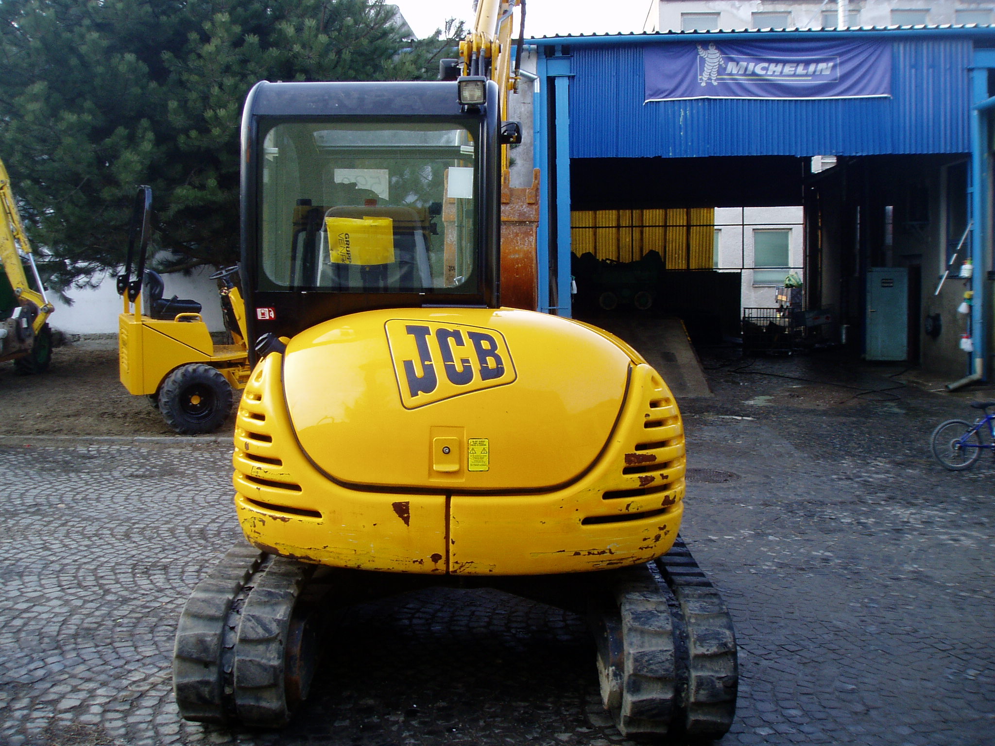 JCB 8052,R.V.2006,5.2t